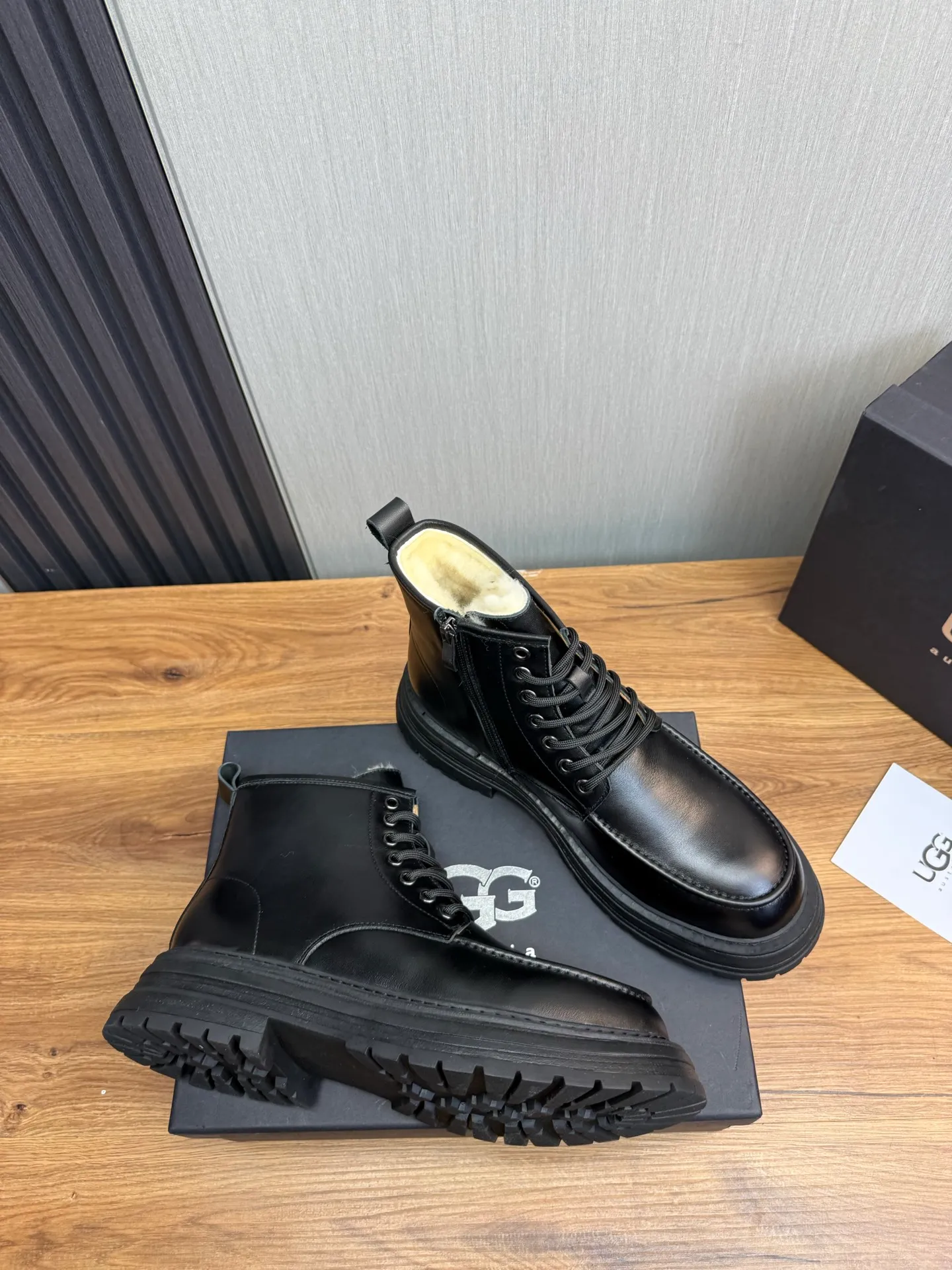 Factory price 680💰 [UGG] Men's hot winter warm boots🐑Simple and fashionable design, cowhide➕comfortable and warm wool lining. Soft and comfortable to wear, good warmth retention, and excellent foot feel. Regular size 38-45